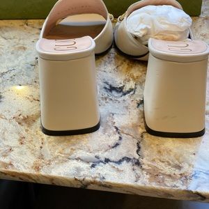 Gucci slide sandal with horsebit in Mystic White size 37.5